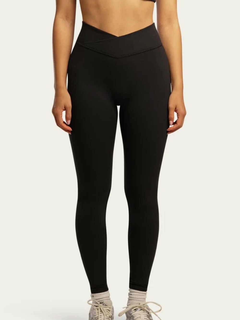 The V Legging - Black